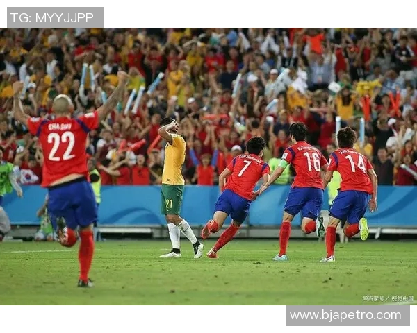 亚洲杯历届精彩瞬间回顾：激烈对决与震撼进球的足球盛宴