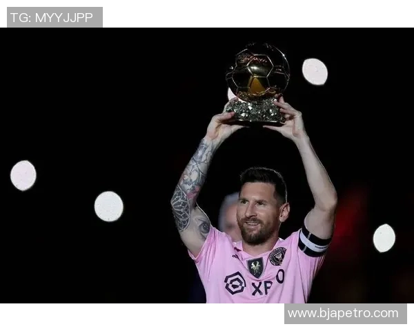 梅西加盟美国国际足球俱乐部开启新篇章，首次亮相赛场引发全球关注