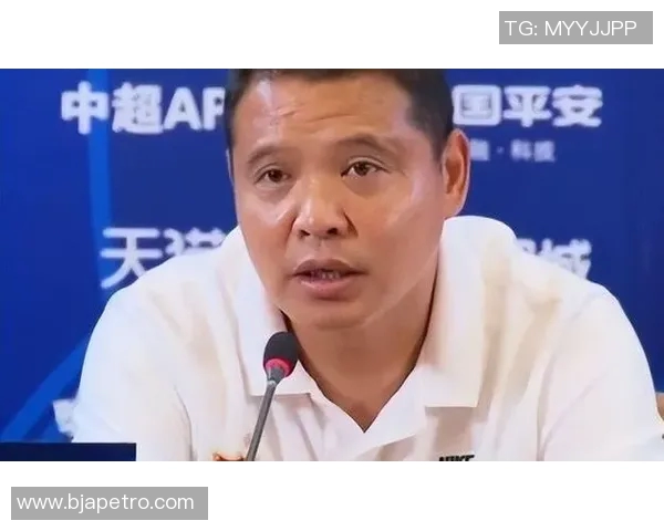 中国足球明星张效瑞的传奇人生与职业生涯回顾 中国足球明星张效瑞的传奇人生与职业生涯回顾