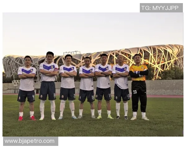 中国足球明星的家庭背景与经济状况揭秘分析